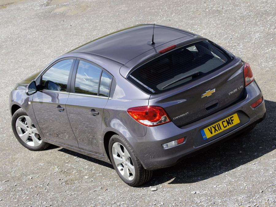  Chevrolet Cruze Hatchback 2011 года  (UK) (фото 42 из 43)